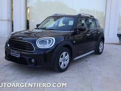 Usata Mini One D Countryman Business 116 CV (85 kW) 2020 Midnight black metallic SUV