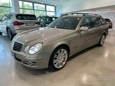 Usata Mercedes E320 Classic 224 CV (164 kW) 2007 Grigio Station wagon