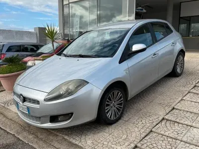 Usata Fiat Bravo 120 CV (88 kW) 2011 Giallo Utilitaria
