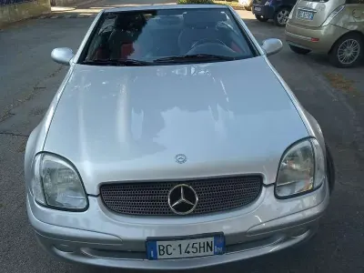 Usata Mercedes SLK200 192 CV (141 kW) 1999 Argento Cabrio