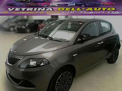 Usata Lancia Ypsilon S 69 CV (50 kW) 2022 Grigio chiaro Utilitaria
