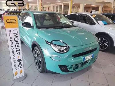 Usata Fiat 600 La Prima 145 CV (106 kW) 2025 Blu SUV