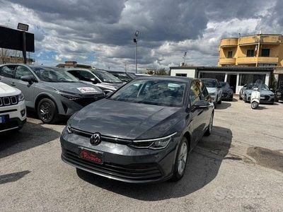 Usata VW Golf VIII Life 115 CV (84 kW) 2022 Nero Berlina