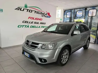 Usata Fiat Freemont 170 CV (125 kW) 2011 Grigio SUV