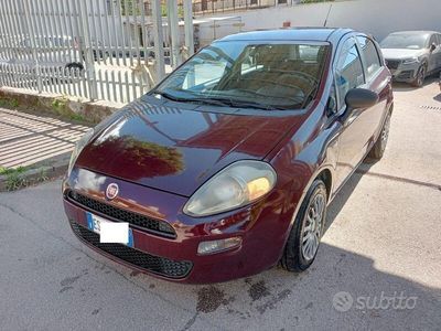 Usata Fiat Punto Lounge 75 CV (55 kW) 2014 Bordeaux Utilitaria
