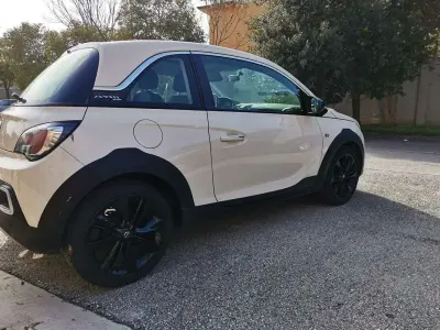 Usata Opel Adam 69 CV (50 kW) 2015 Utilitaria