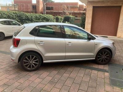 Usata VW Polo 90 CV (66 kW) 2015 Argento Berlina