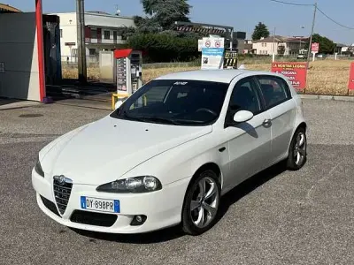 Usata Alfa Romeo 147 105 CV (77 kW) 2009 Utilitaria