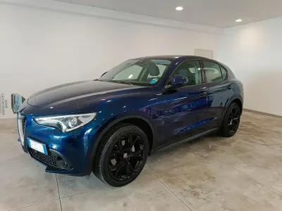 Usata Alfa Romeo Stelvio Executive 179 CV (131 kW) 2018 Blu SUV