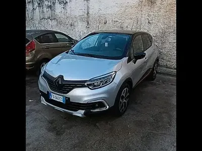 Usata Renault Captur 150 CV (110 kW) 2019 Grigio SUV
