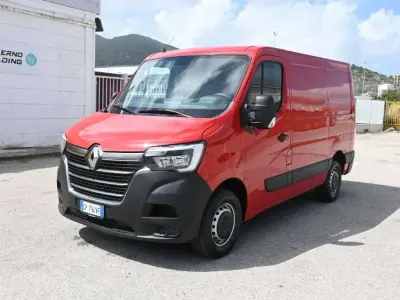 Occasion Renault Master T28 135 PK (99 kW) 2023 Rood MPV