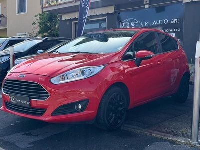 Begagnad Ford Fiesta Titanium 75 HK (55 kW) 2016 Röd Sedan