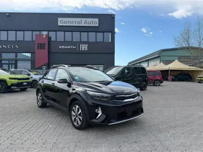 Second-hand Kia Stonic Style 84 CP (61 kW) 2023 Gri SUV