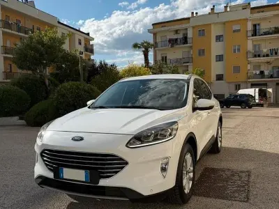 Usado Ford Kuga Business Edition 120 CV (88 kW) 2022 Blanco SUV