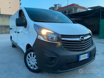 Usata Opel Vivaro 125 CV (91 kW) 2018 Bianco Monovolume