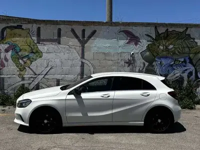 Usata Mercedes A180 109 CV (80 kW) 2016 Bianco Utilitaria