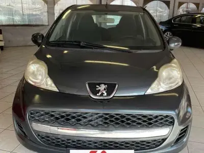 Occasion Peugeot 107 Access 68 ch (50 kW) 2010 Blanc Citadine