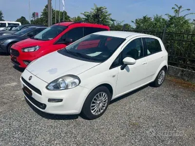 Usata Fiat Punto Street 84 CV (61 kW) 2013 Bianco Utilitaria