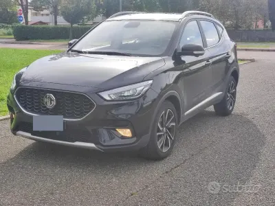 Usata MG ZS Luxury 106 CV (77 kW) 2023 Nero SUV