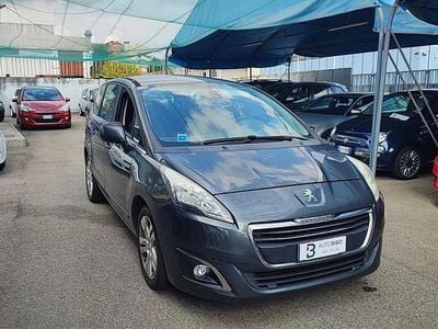 Gebraucht Peugeot 5008 Allure 115 PS (84 kW) 2014 Grau Van / Kleinbus