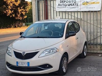 Usata Lancia Ypsilon Platinum 69 CV (50 kW) 2017 Beige Utilitaria