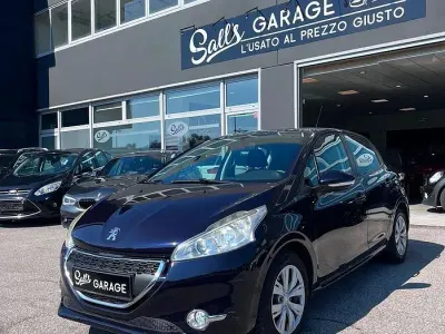 Usata Peugeot 208 82 CV (60 kW) 2013 Viola Utilitaria