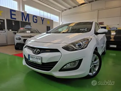 Usata Hyundai i30 100 CV (73 kW) 2012 Bianco Berlina