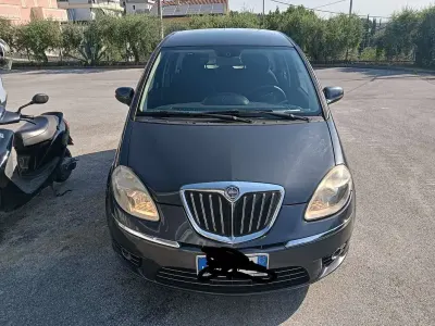 Usata Lancia Musa S 92 CV (67 kW) 2010 Monovolume