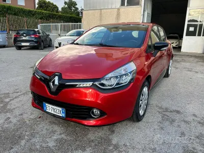 Usata Renault Clio IV 75 CV (55 kW) 2014 Rosso Berlina