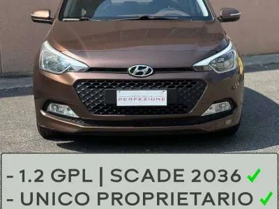 Usata Hyundai i20 73 CV (53 kW) 2016 Bronzo Utilitaria