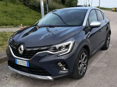 Usata Renault Captur Intens 116 CV (85 kW) 2020 Grigio SUV