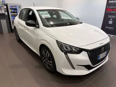 Usata Peugeot 208 Active 75 CV (55 kW) 2023 Bianco banchisa Utilitaria