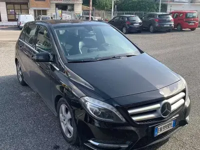 Usata Mercedes B180 Chrome 109 CV (80 kW) 2012 Nero Utilitaria