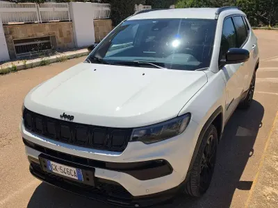 Usata Jeep Compass Night Eagle 131 CV (96 kW) 2022 Bianco SUV