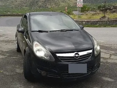 Używany Opel Corsa 75 KM (55 kW) 2010 Czarny Hatchback