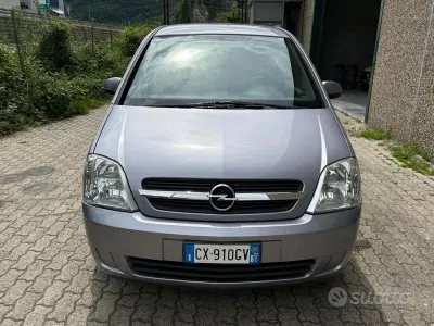 Brugt Opel Meriva 101 HK (74 kW) 2005 Grå MPV