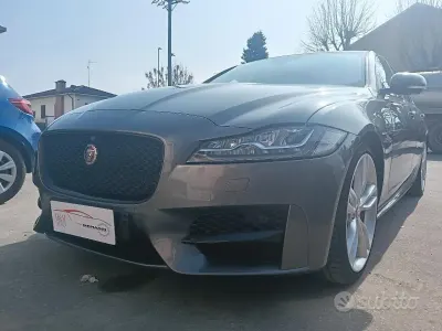 Usata Jaguar XF R-Sport 179 CV (131 kW) 2017 Grigio Berlina