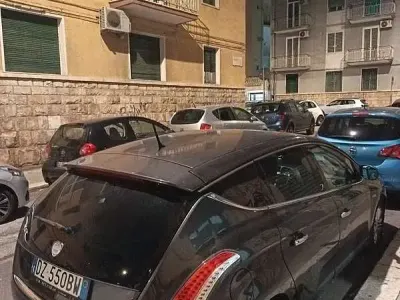 Begagnad Lancia Delta 120 HK (88 kW) 2010 Halvkombi