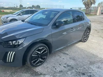 Usata Peugeot 208 101 CV (74 kW) 2024 Grigio Utilitaria