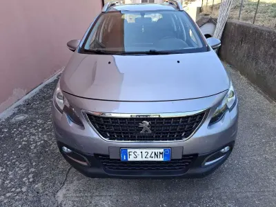 Usata Peugeot 2008 Allure 83 CV (61 kW) 2019 Grigio SUV