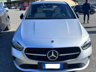 Usata Mercedes B180 Advanced Plus 116 CV (85 kW) 2023 Grigio Utilitaria