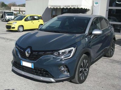 Usata Renault Captur Techno 101 CV (74 kW) 2024 Blu SUV