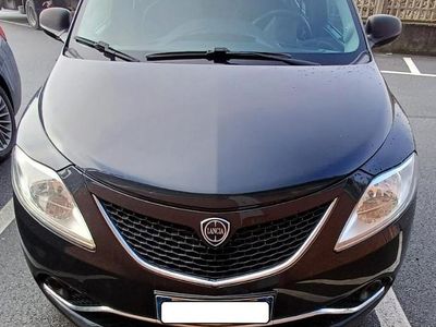 Usata Lancia Ypsilon Gold 69 CV (50 kW) 2016 Blu Utilitaria