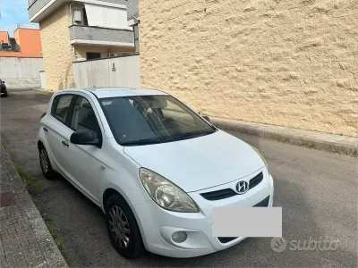 Usata Hyundai i20 Classic 78 CV (57 kW) 2009 Bianco Utilitaria