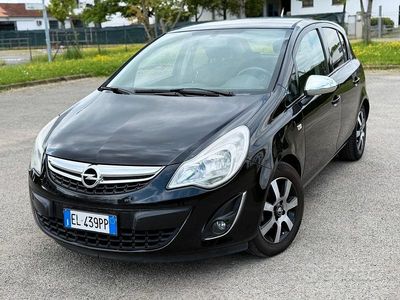 Usata Opel Corsa 75 CV (55 kW) 2012 Nero Utilitaria