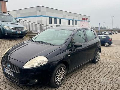 Usata Fiat Grande Punto 74 CV (54 kW) 2009 Nero Utilitaria