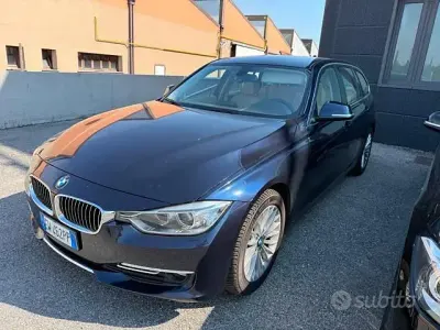 Usata BMW 320 Luxury Line 184 CV (135 kW) 2014 Blu Station wagon
