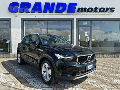 Usata Volvo XC40 Momentum 129 CV (94 kW) 2022 Onyx black SUV