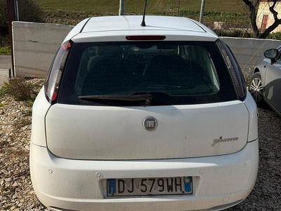 Usata Fiat Grande Punto 75 CV (55 kW) 2006 Bianco Utilitaria