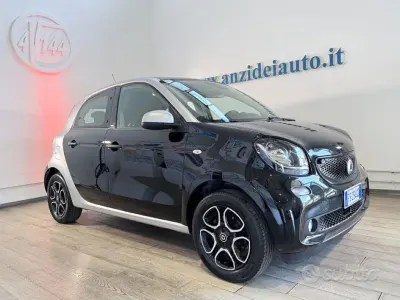 Usata Smart ForFour Passion 71 CV (52 kW) 2018 Nero metallizzato Utilitaria